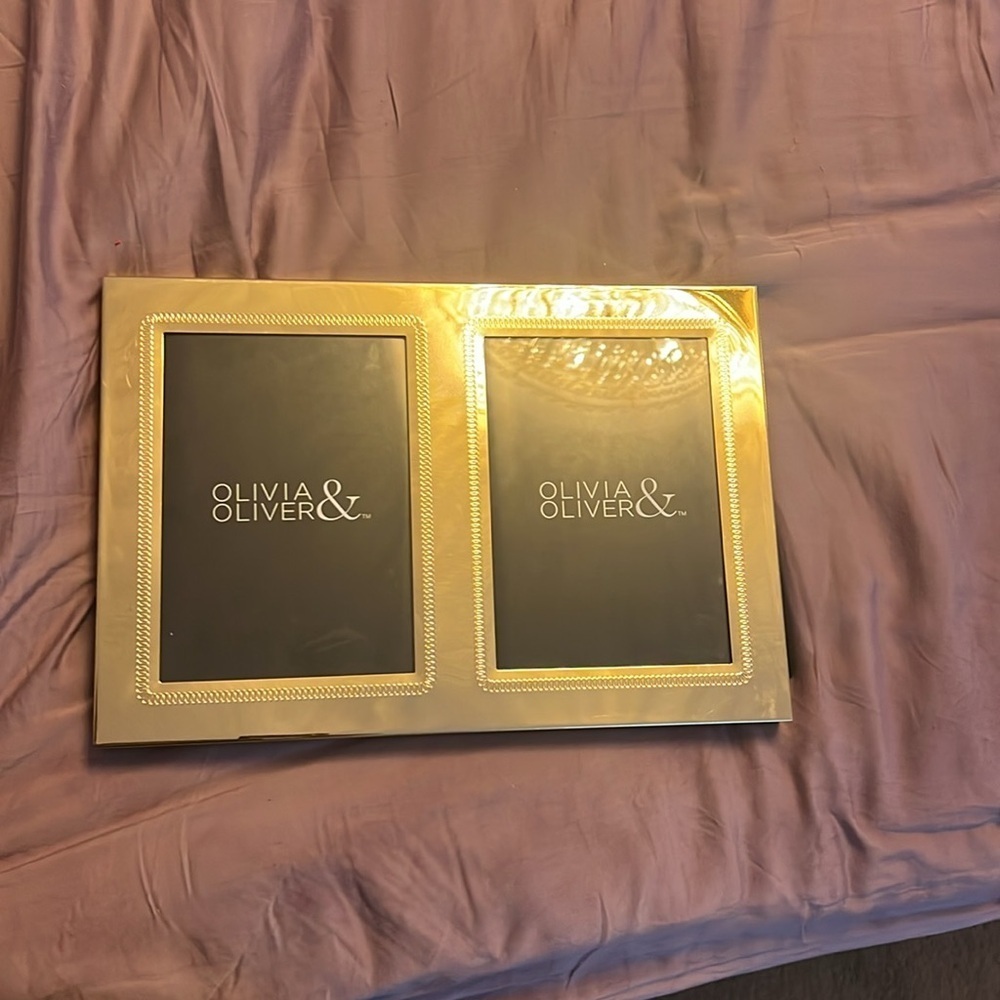 Gold Double Photo Frame - Picture 3 of 3